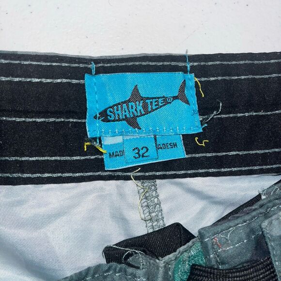Shark Tee Men’s Board Camo 19” Shorts 32 Pockets Beach Swim Casual Vacation - Picture 3 of 10